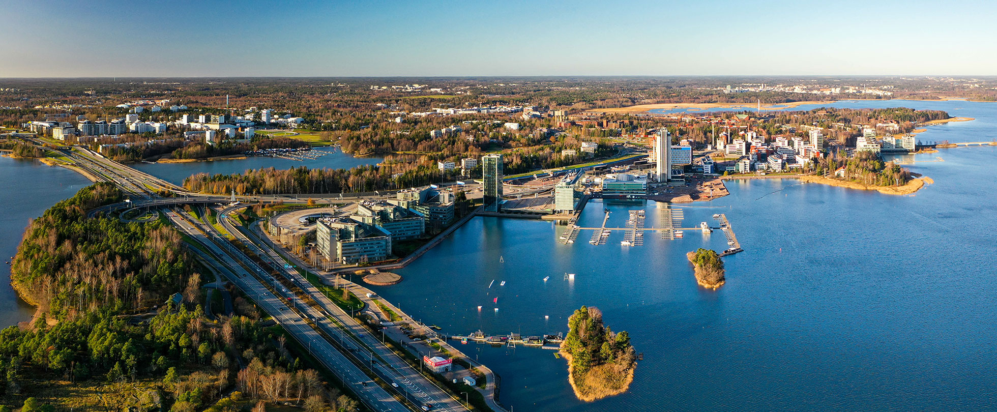 Espoon siluetti Keilaniemestä ilmasta kuvattuna